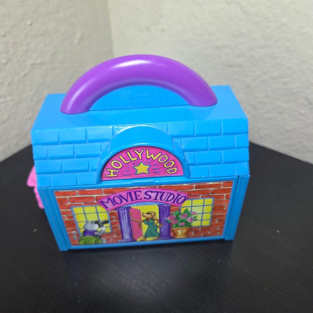 Vintage Galoob Pound Puppies Hollywood Movie Studio Playset + 3 Figures RARE HTF - Picture 8 of 8